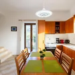 Mani Stone Majlinda - Tranquil Getaway Gem Casa vacanze Riglia