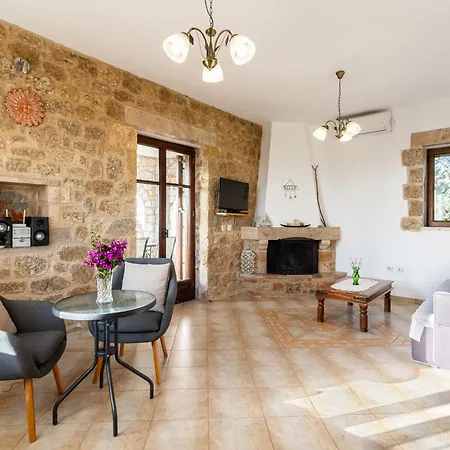 Mani Stone Majlinda - Tranquil Getaway Gem * Riglia