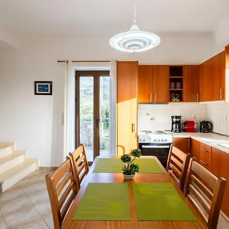 Mani Stone Majlinda - Tranquil Getaway Gem Nyaraló Rínglia