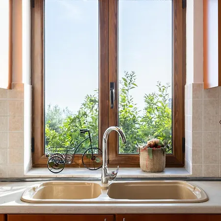 Mani Stone Majlinda - Tranquil Getaway Gem *