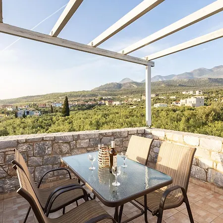 Mani Stone Majlinda - Tranquil Getaway Gem Rínglia