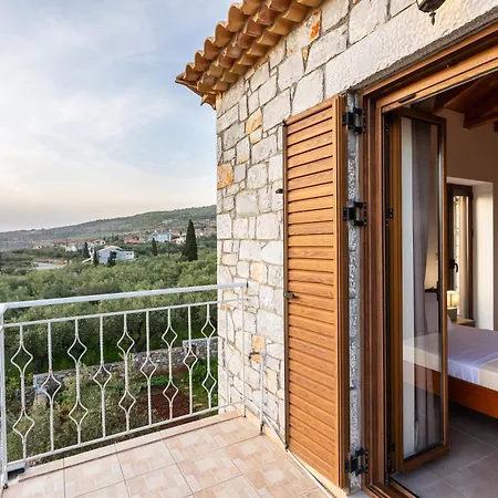 Hébergement de vacances Mani Stone Majlinda - Tranquil Getaway Gem *