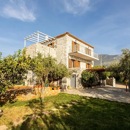 Mani Stone Majlinda - Tranquil Getaway Gem Casa vacanze Riglia