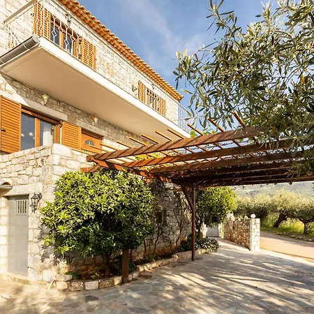 Nyaraló Mani Stone Majlinda - Tranquil Getaway Gem