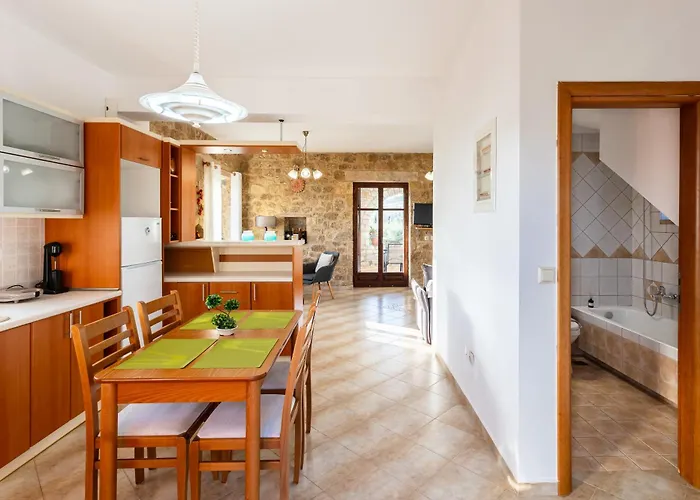 Mani Stone Majlinda * Riglia