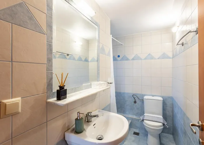 Mani Stone Majlinda *