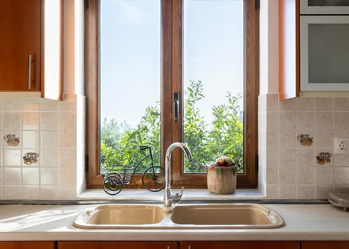 Mani Stone Majlinda *