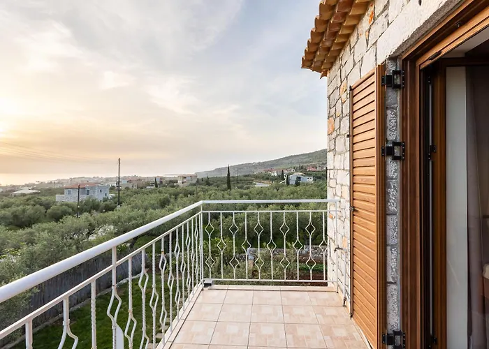 Mani Stone Majlinda *