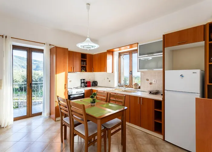 Vakantiehuis Mani Stone Majlinda Riglia