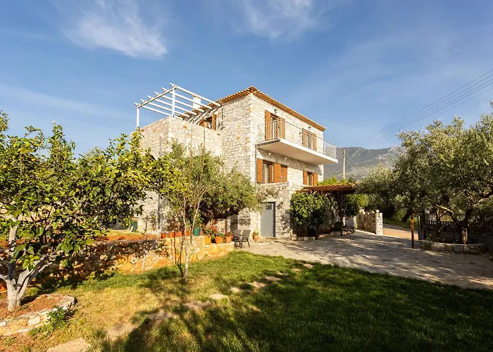 Mani Stone Majlinda Vakantiehuis Riglia